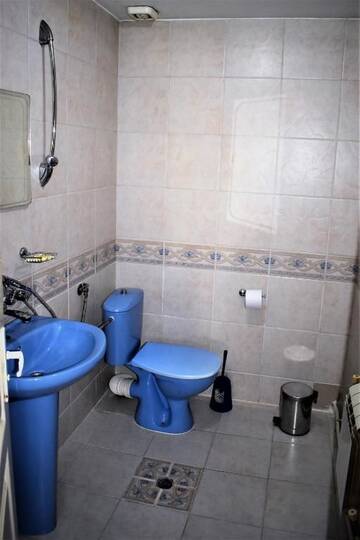 Фото номера Трехместный номер с собственной ванной комнатой Отель Hotel Bilyana г. Lovech 11